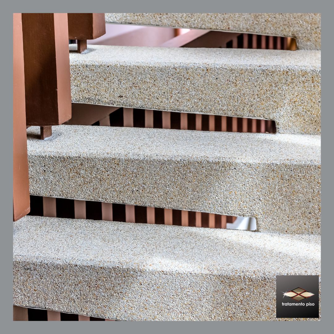 Limpeza de Escadas de Prêdios e Edifícios