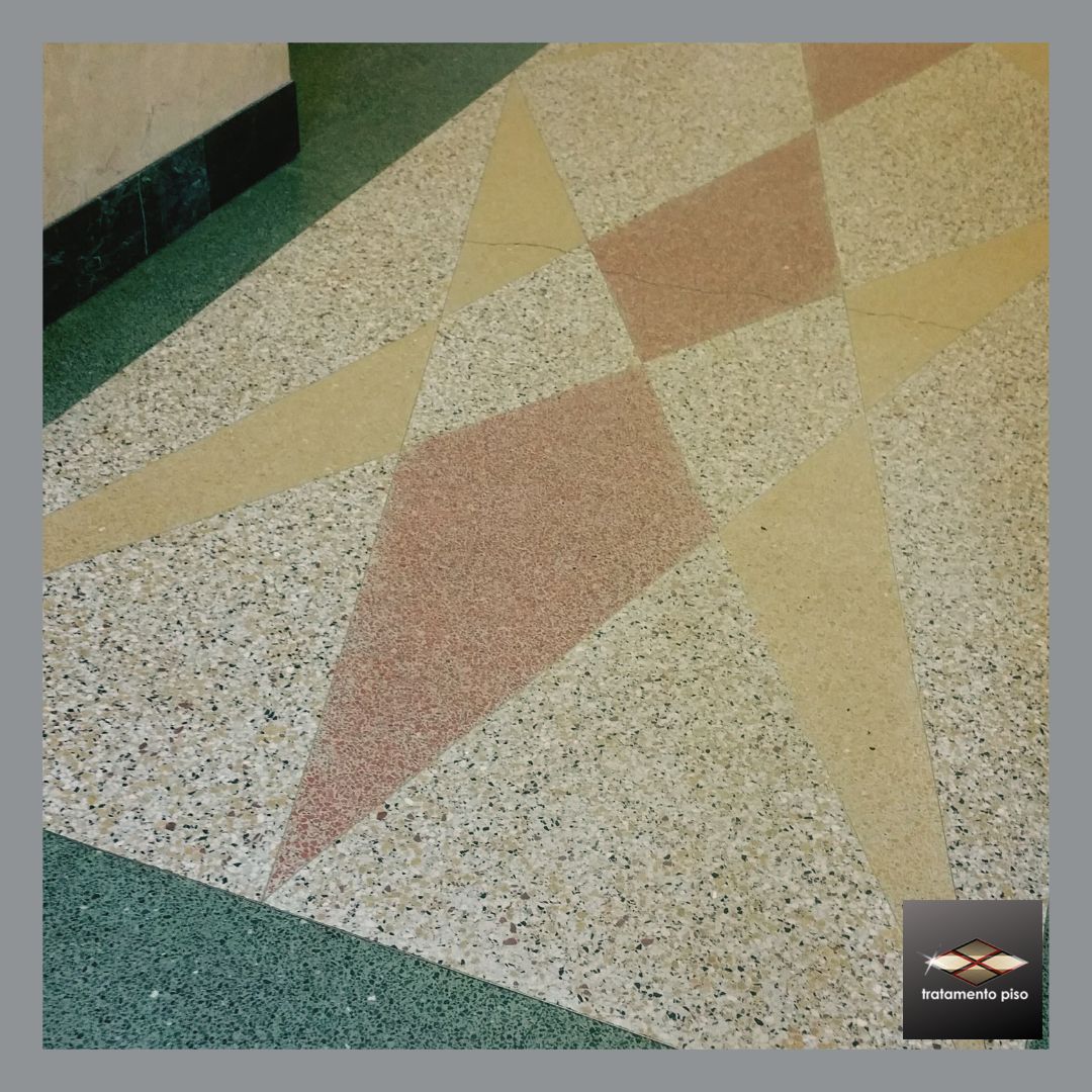 Piso Escada de Granilite Korodur Granilha